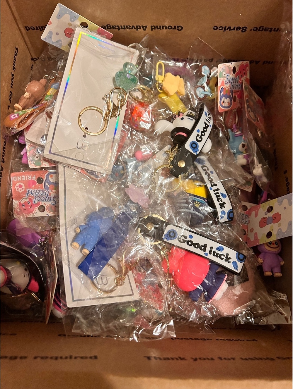 150 Assorted Keychains - Picture 3 of 4